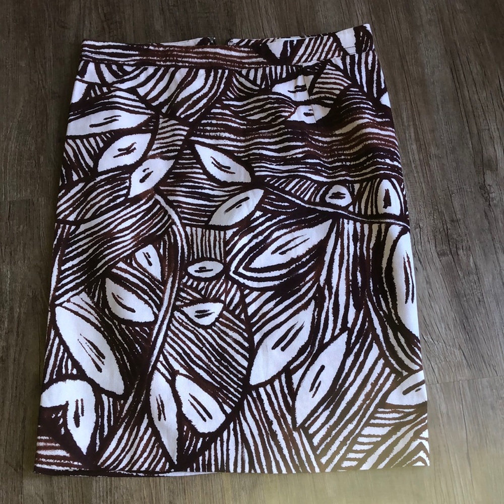 MaxMara Brown and White Leaf Pattern Skirt